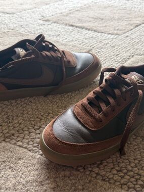 Nike Men’s Brown Leather & Suede Low-Top Sneakers